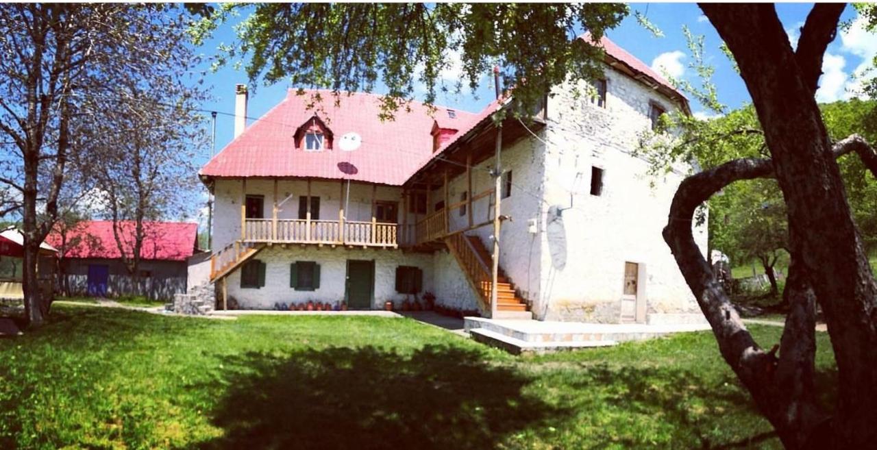 Hotel Bujtina Tradicionale Lepushe Exterior foto
